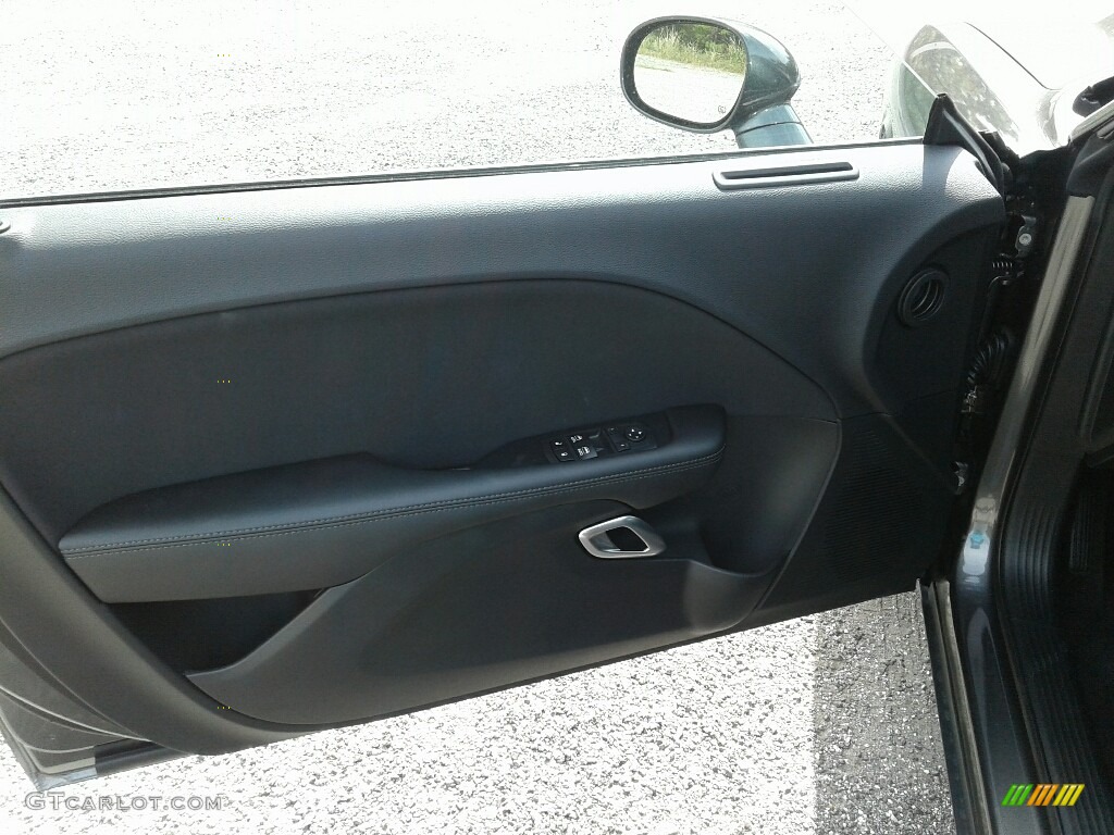 2018 Challenger SXT - Granite / Black photo #16