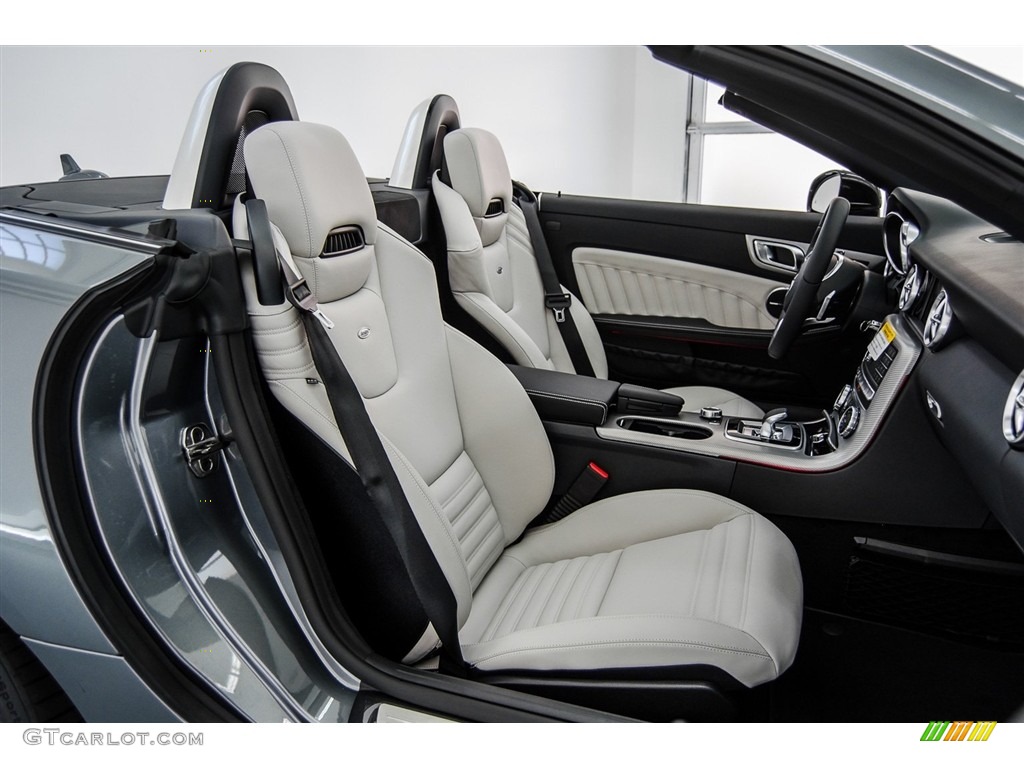 Black Interior 2018 Mercedes-Benz SLC 43 AMG Roadster Photo #123393226