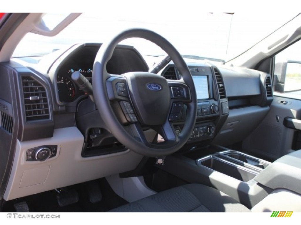 2017 F150 XL SuperCrew 4x4 - Race Red / Earth Gray photo #11