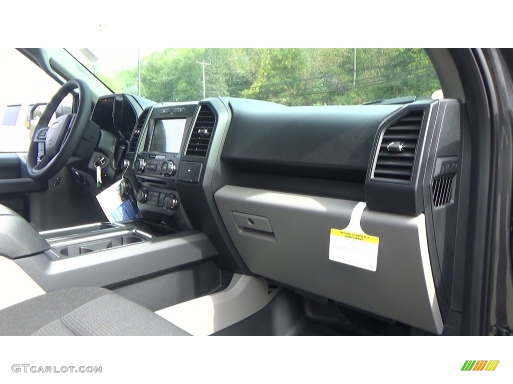 2018 F150 XLT SuperCab 4x4 - Magnetic / Black photo #25