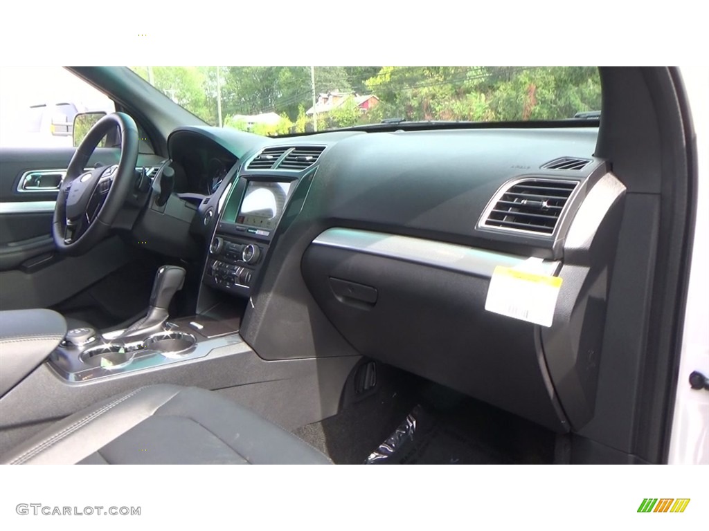 2017 Explorer XLT 4WD - White Platinum / Ebony Black photo #26