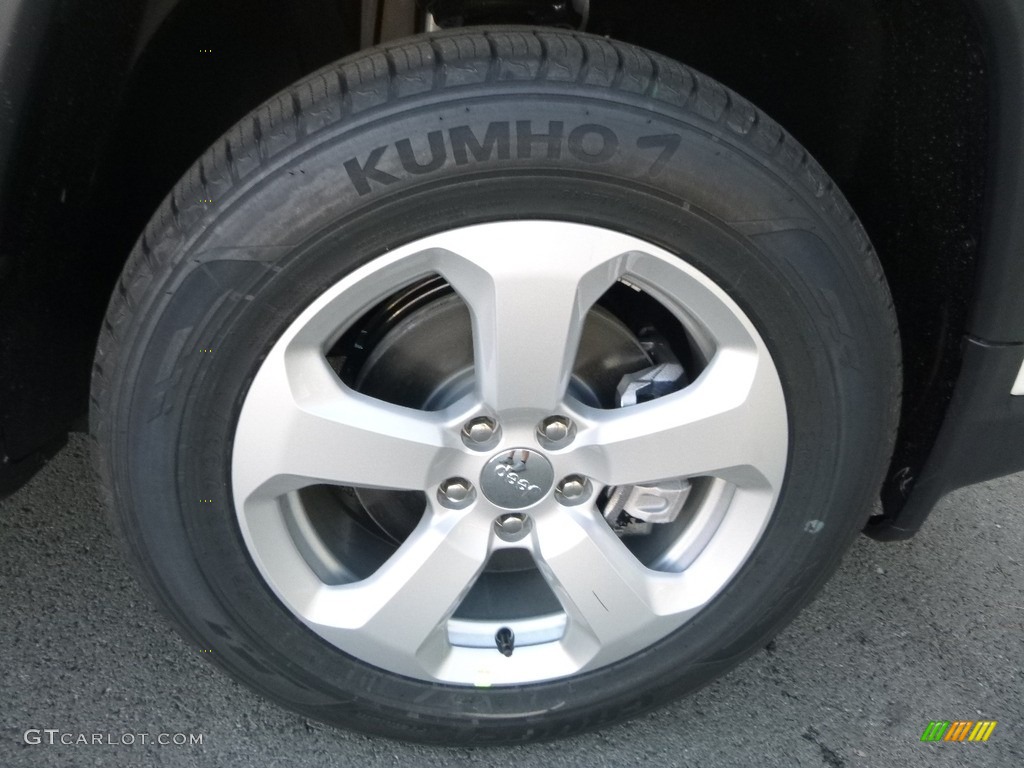 2018 Compass Latitude 4x4 - White / Black photo #9