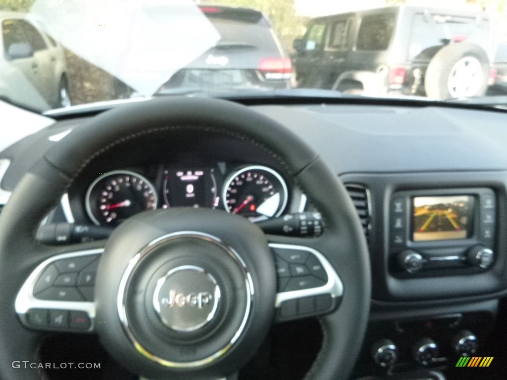 2018 Compass Latitude 4x4 - White / Black photo #20