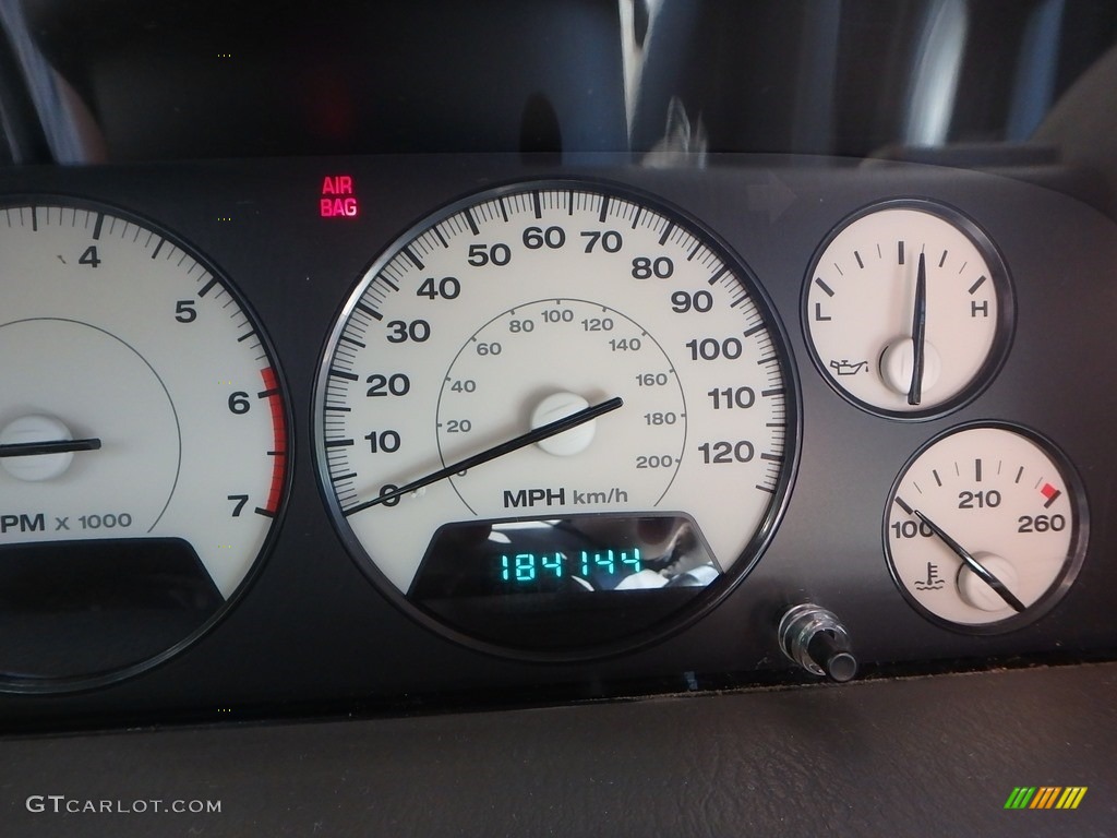 2004 Grand Cherokee Limited 4x4 - Light Khaki Metallic / Sandstone photo #15