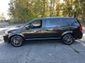 2017 Black Onyx Dodge Grand Caravan GT  photo #4