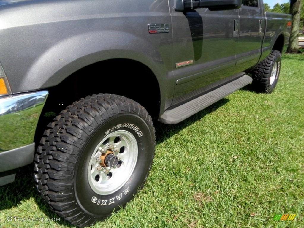2003 F350 Super Duty Lariat Crew Cab 4x4 - Dark Shadow Grey Metallic / Medium Flint photo #38