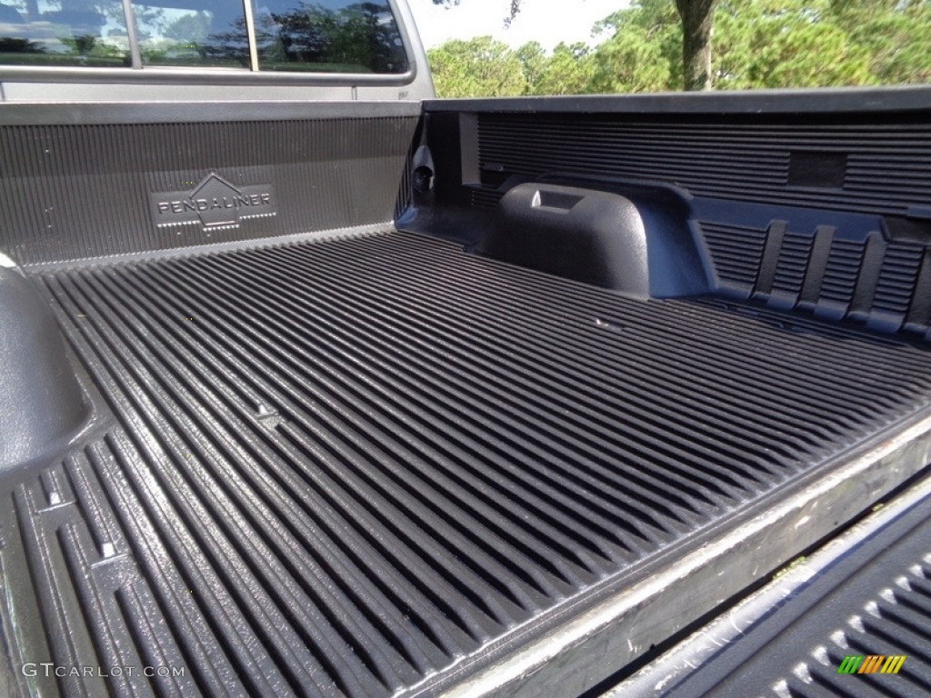 2003 F350 Super Duty Lariat Crew Cab 4x4 - Dark Shadow Grey Metallic / Medium Flint photo #53