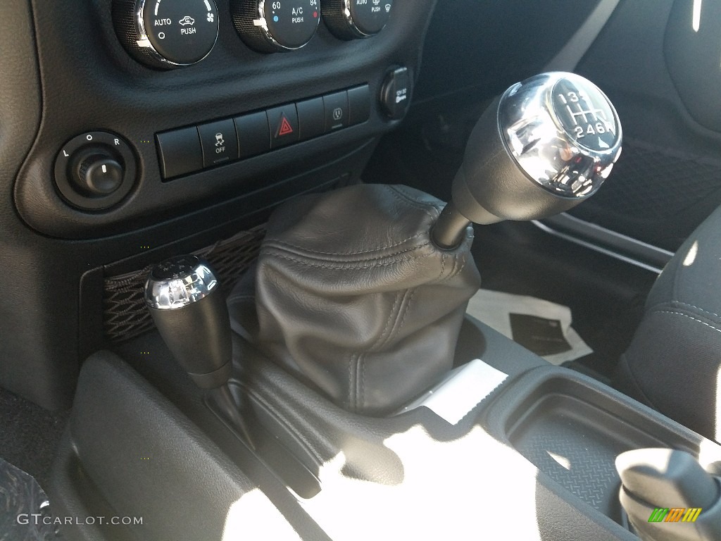2017 Jeep Wrangler Rubicon 4x4 Transmission Photos