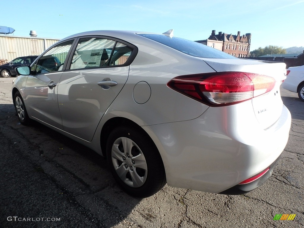 2018 Forte LX - Silky Silver / Gray photo #4