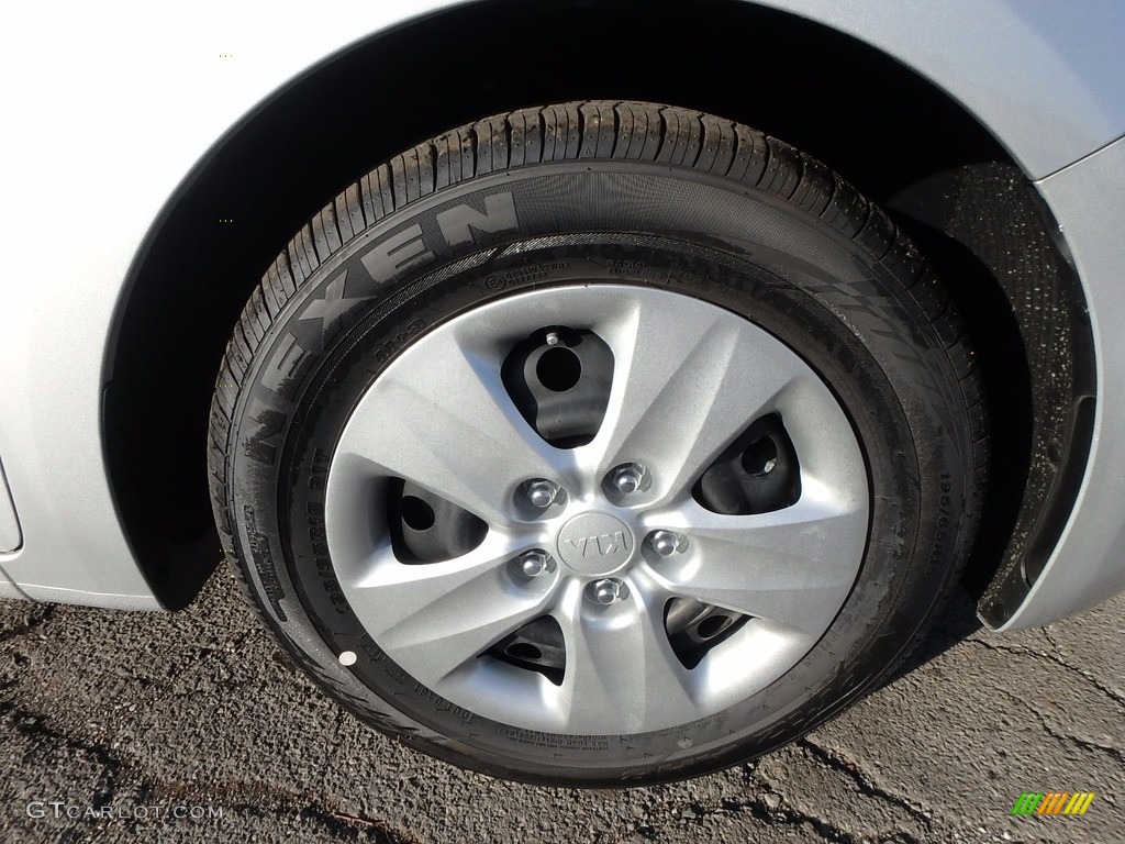 2018 Forte LX - Silky Silver / Gray photo #9