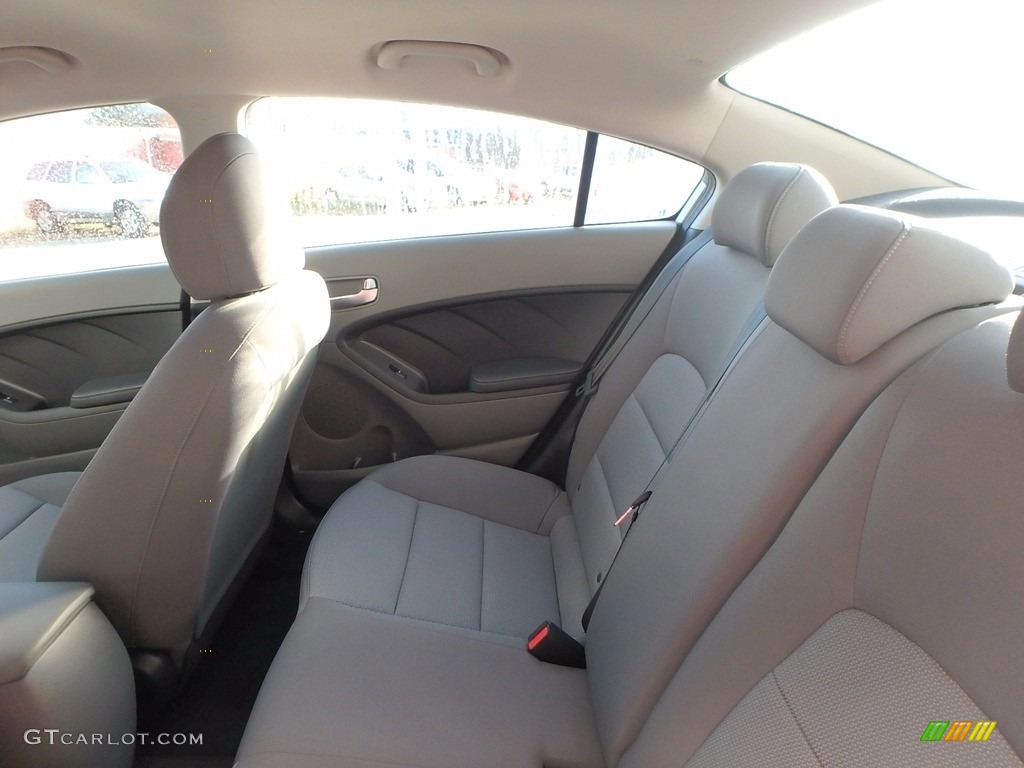 2018 Forte LX - Silky Silver / Gray photo #11