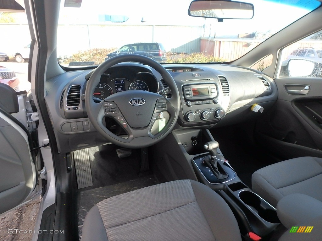 2018 Forte LX - Silky Silver / Gray photo #12