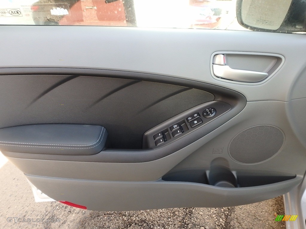 2018 Forte LX - Silky Silver / Gray photo #13