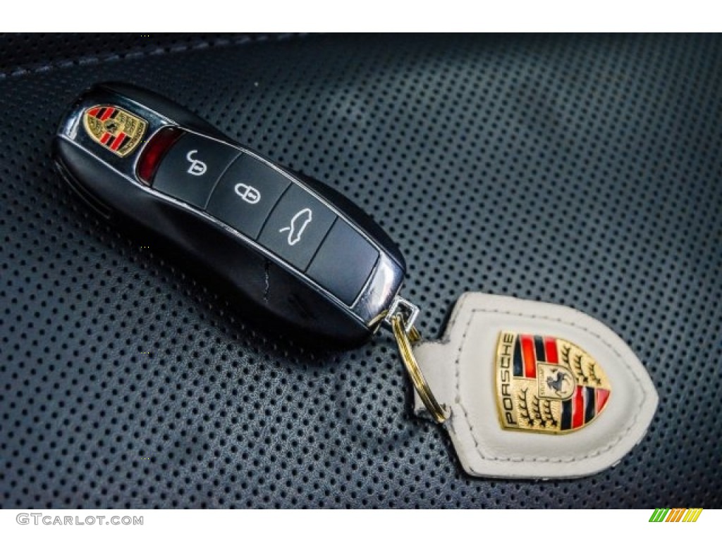 2016 Porsche 911 Turbo S Coupe Keys Photos