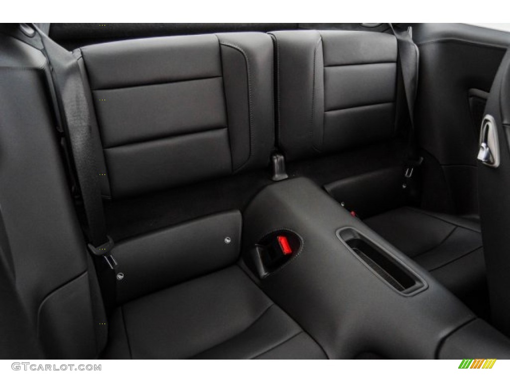 2016 Porsche 911 Turbo S Coupe Rear Seat Photos