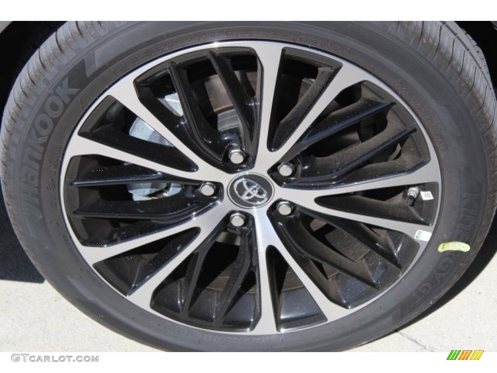 2018 Camry SE - Predawn Gray Mica / Black photo #4