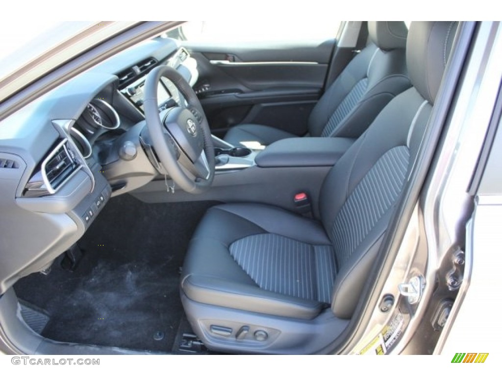 2018 Camry SE - Predawn Gray Mica / Black photo #10