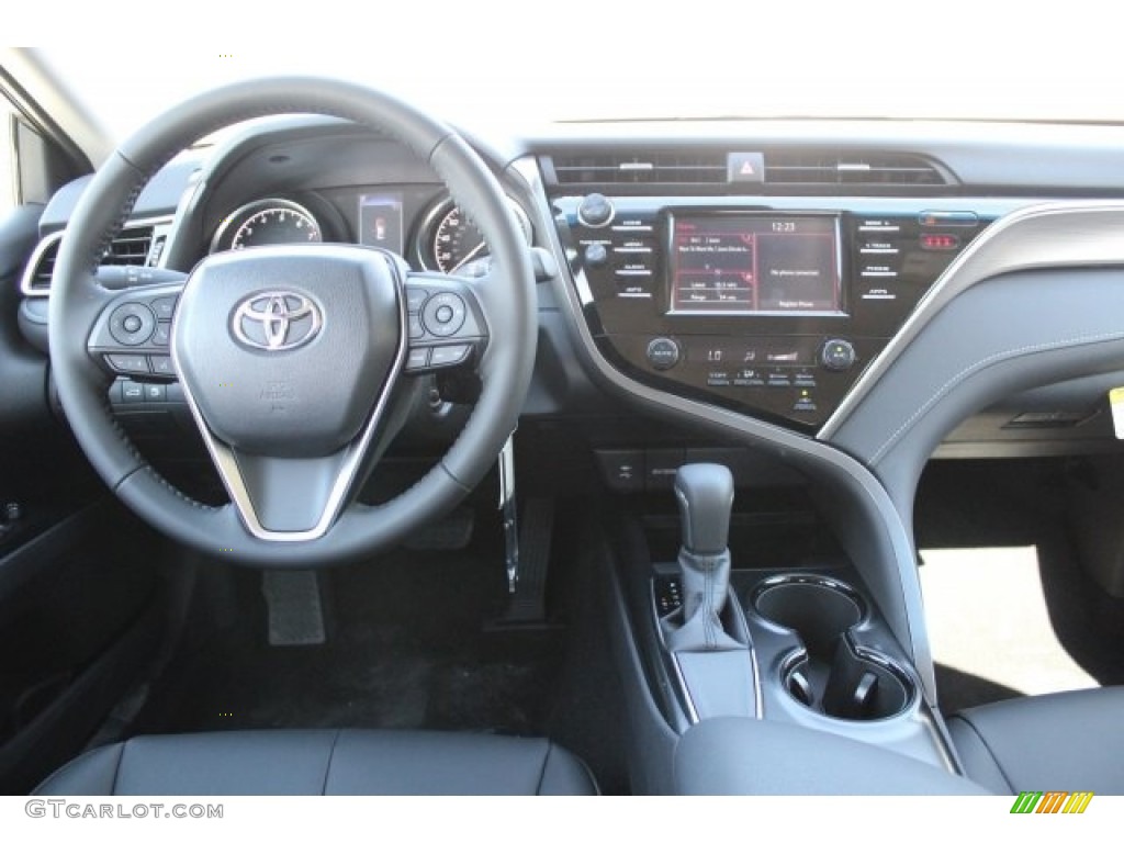 2018 Camry SE - Predawn Gray Mica / Black photo #19