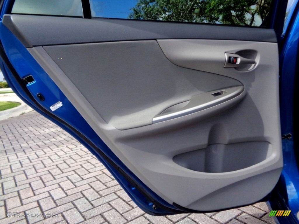 2010 Corolla LE - Blue Streak Metallic / Ash photo #38