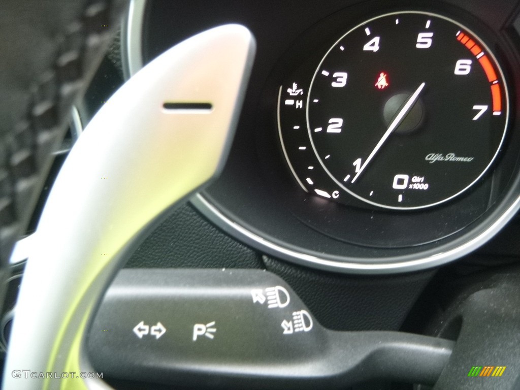 2018 Alfa Romeo Stelvio Sport AWD Controls Photo #123458432