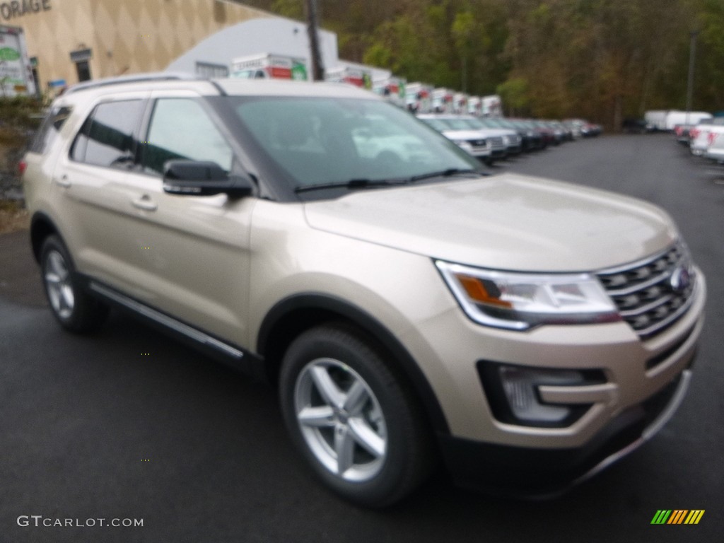2017 Explorer XLT 4WD - White Gold / Ebony Black photo #5