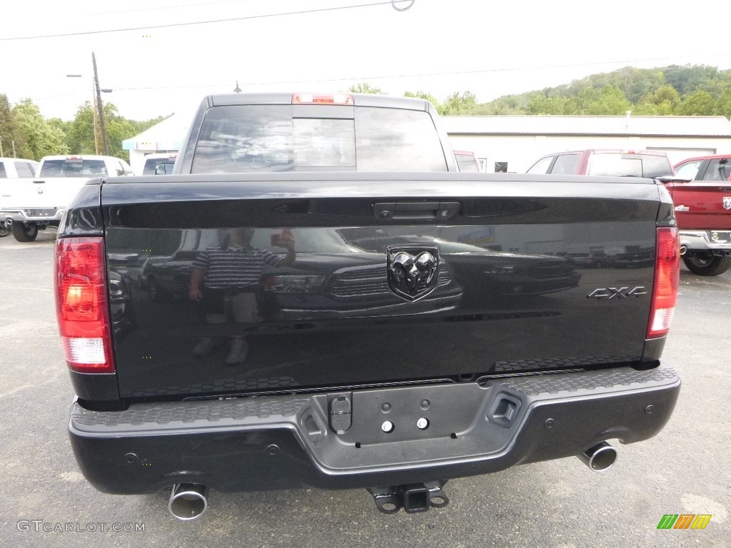 2018 1500 Big Horn Crew Cab 4x4 - Brilliant Black Crystal Pearl / Black/Diesel Gray photo #4