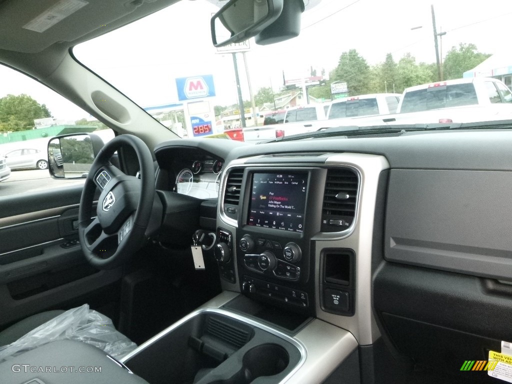 2018 1500 Big Horn Crew Cab 4x4 - Brilliant Black Crystal Pearl / Black/Diesel Gray photo #11
