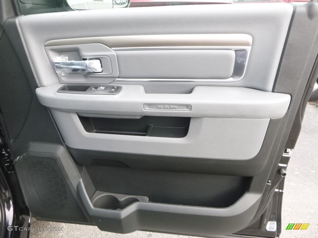 2018 1500 Big Horn Crew Cab 4x4 - Brilliant Black Crystal Pearl / Black/Diesel Gray photo #12