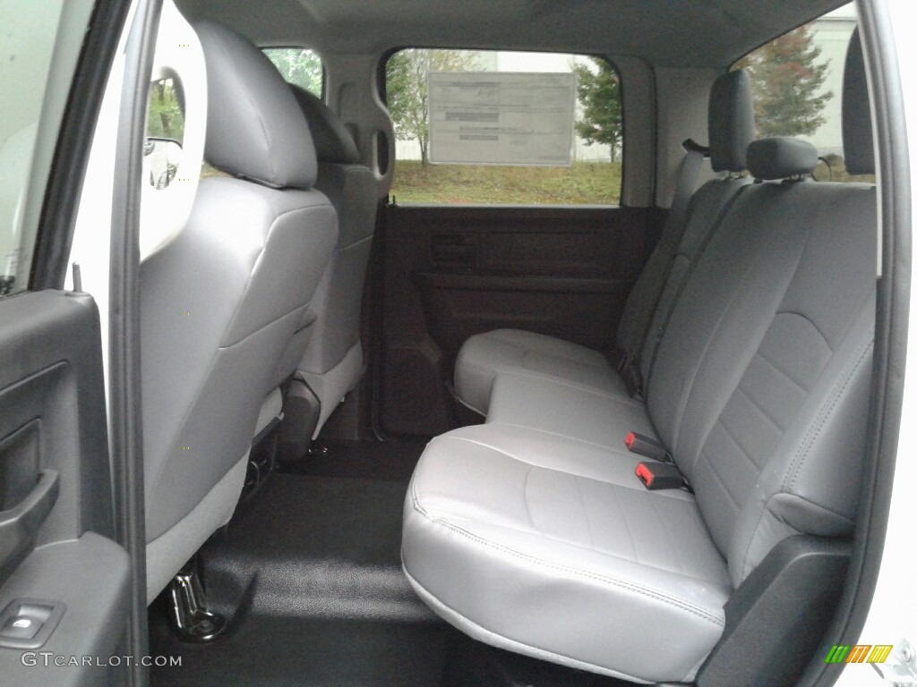 2018 3500 Tradesman Crew Cab 4x4 Chassis - Bright White / Black/Diesel Gray photo #21