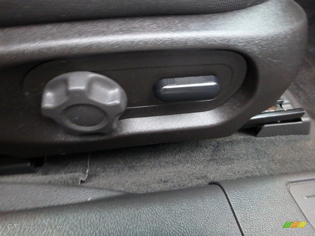 2015 Taurus SEL - Ingot Silver Metallic / Charcoal Black photo #12