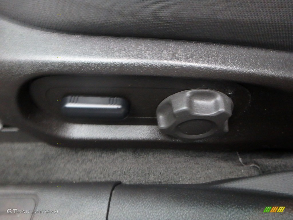 2015 Taurus SEL - Ingot Silver Metallic / Charcoal Black photo #21