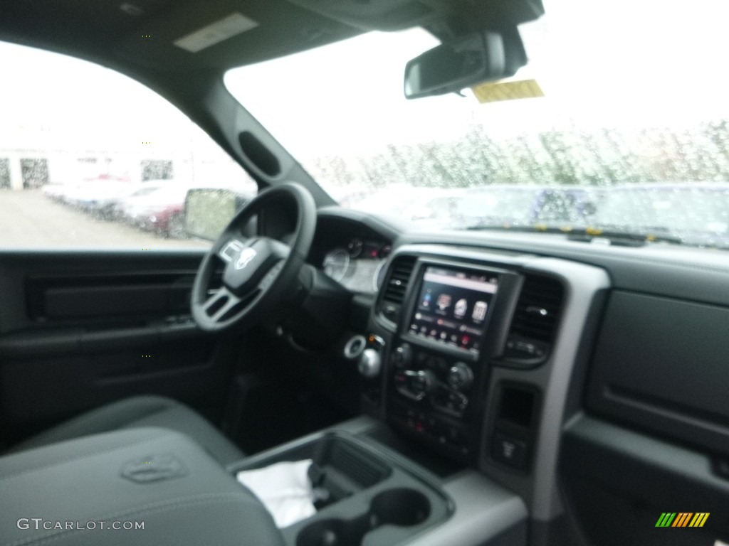 2018 1500 Rebel Crew Cab 4x4 - Brilliant Black Crystal Pearl / Black photo #12