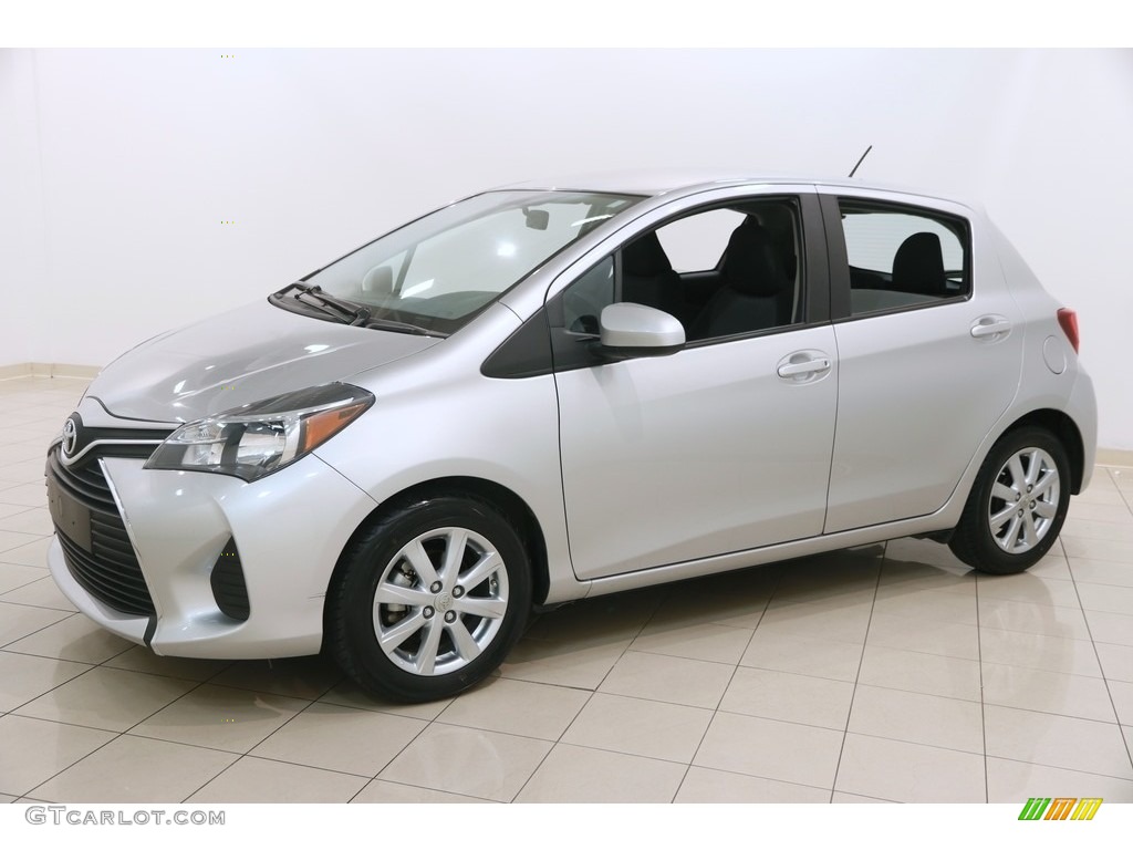 2016 Yaris 5-Door LE - Classic Silver Metallic / Black photo #3