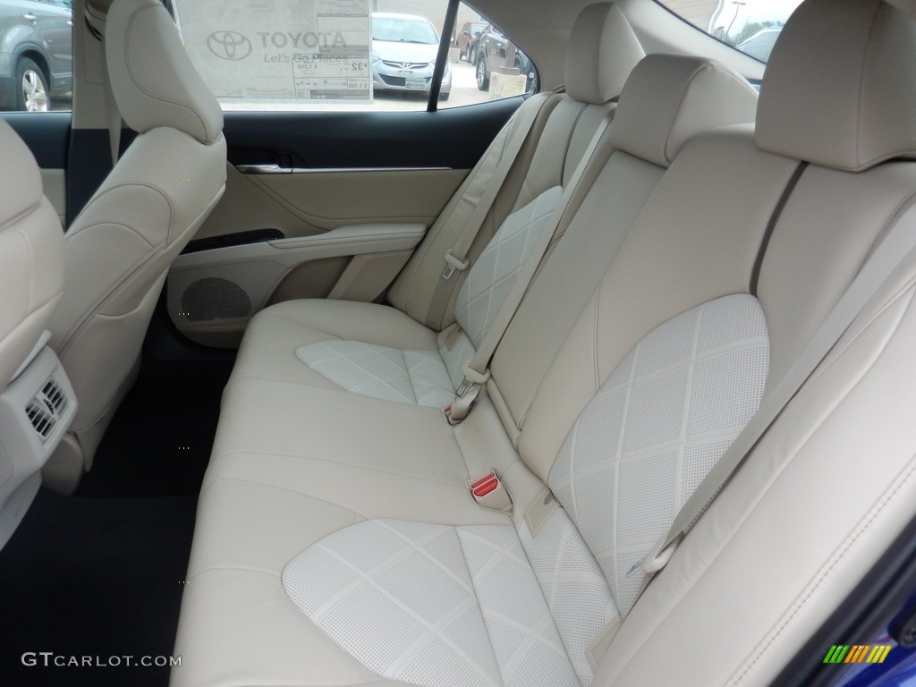 2018 Camry XLE - Blue Crush Metallic / Macadamia photo #6