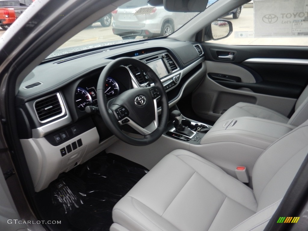 Ash Interior 2018 Toyota Highlander XLE AWD Photo #123479383