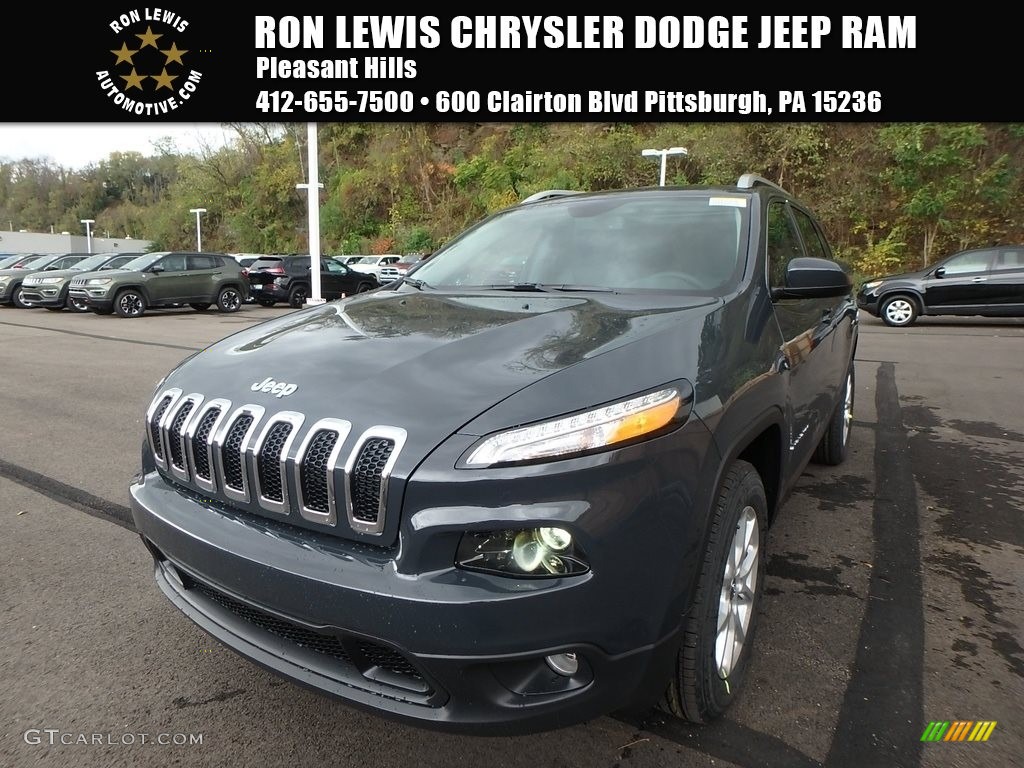 2018 Cherokee Latitude Plus 4x4 - Rhino / Black photo #1