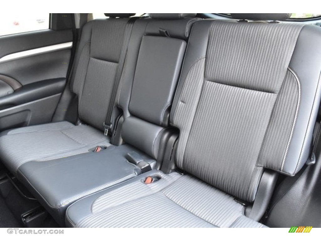 2018 Toyota Highlander LE AWD Rear Seat Photo #123486766