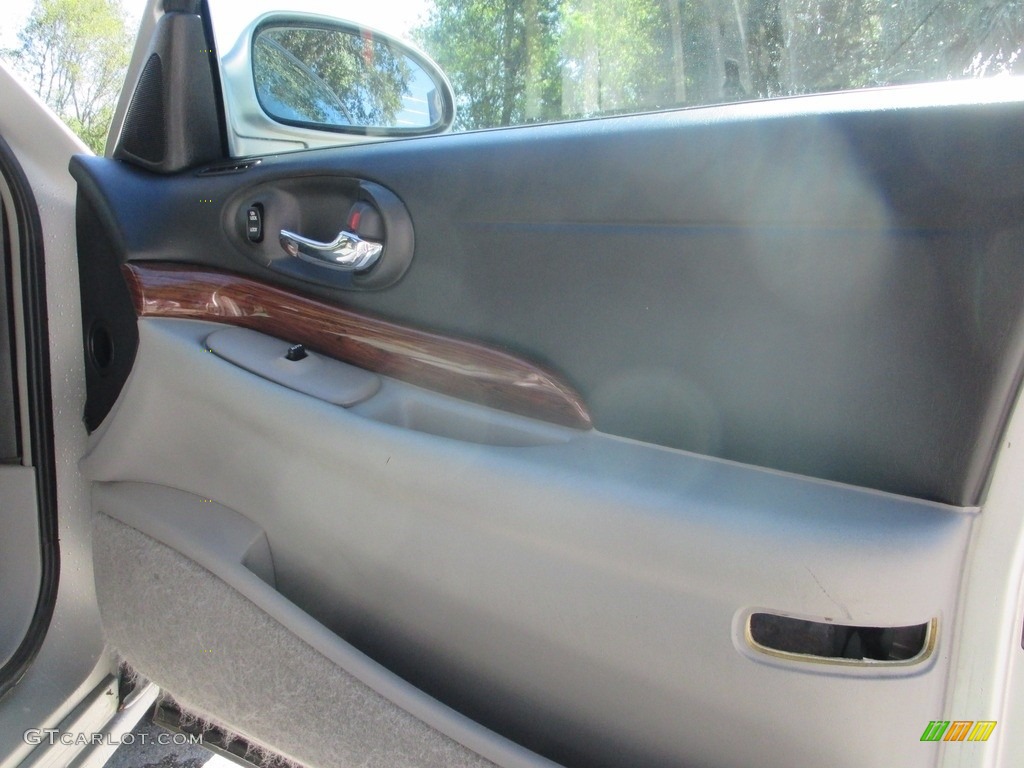 2004 LeSabre Custom - Platinum Metallic / Medium Gray photo #15