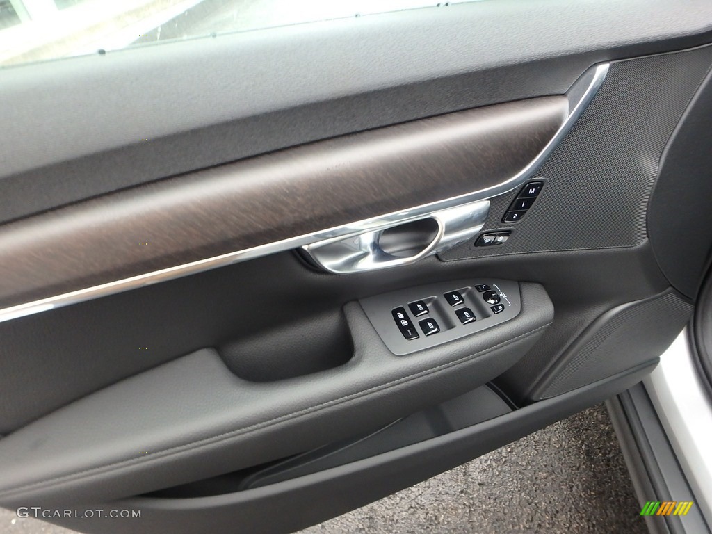 2018 Volvo V90 Cross Country T5 AWD Charcoal Door Panel Photo #123495356