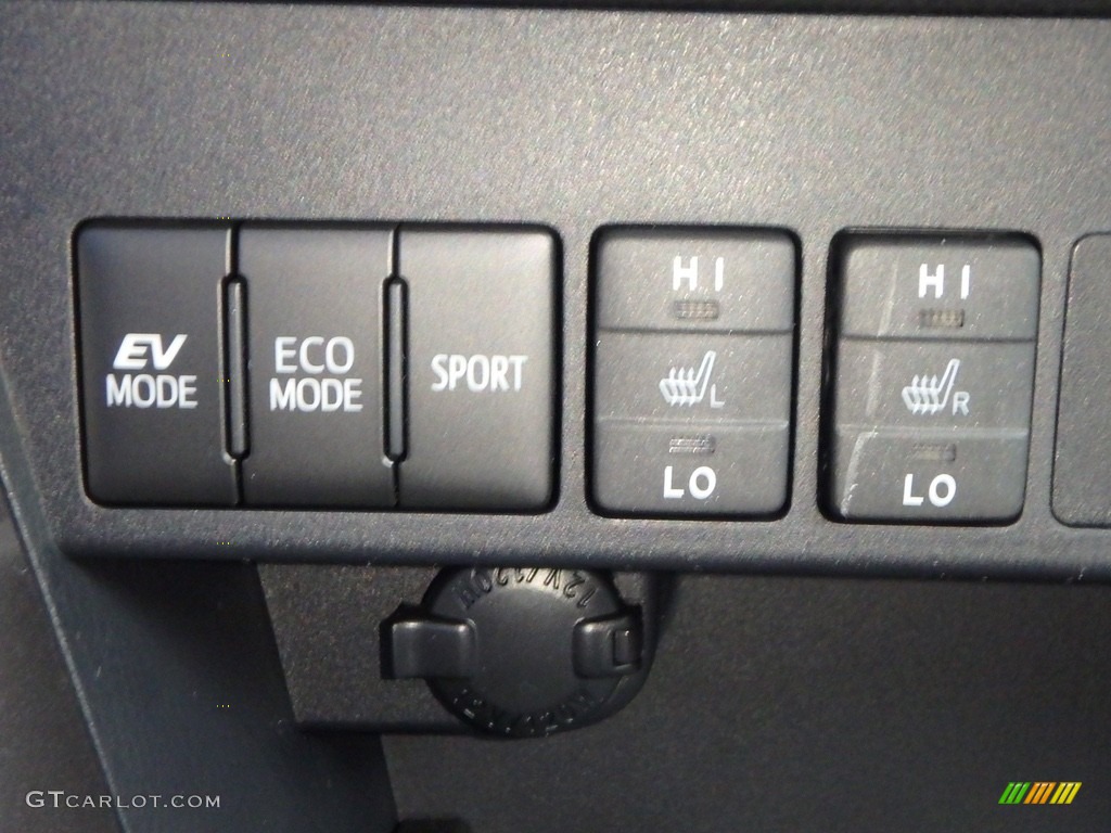 2018 Toyota RAV4 SE AWD Controls Photo #123495449