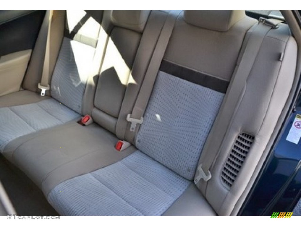 2014 Camry Hybrid LE - Cosmic Gray Metallic / Ivory photo #22