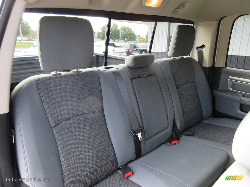 2014 1500 Big Horn Crew Cab 4x4 - Bright White / Black/Diesel Gray photo #15