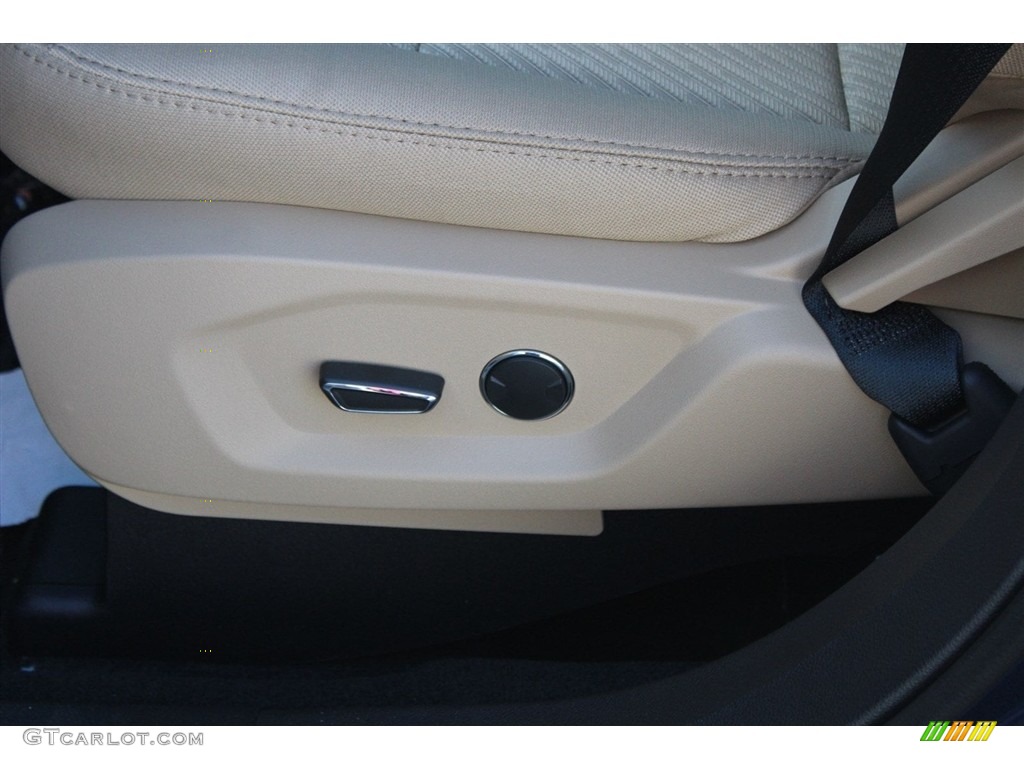 2017 Explorer FWD - Blue Jeans / Medium Light Camel photo #12