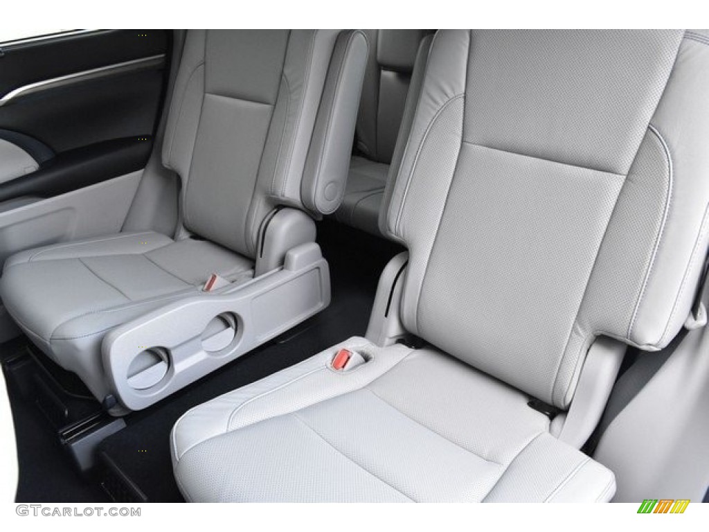 2018 Toyota Highlander Hybrid Limited AWD Rear Seat Photo #123504653