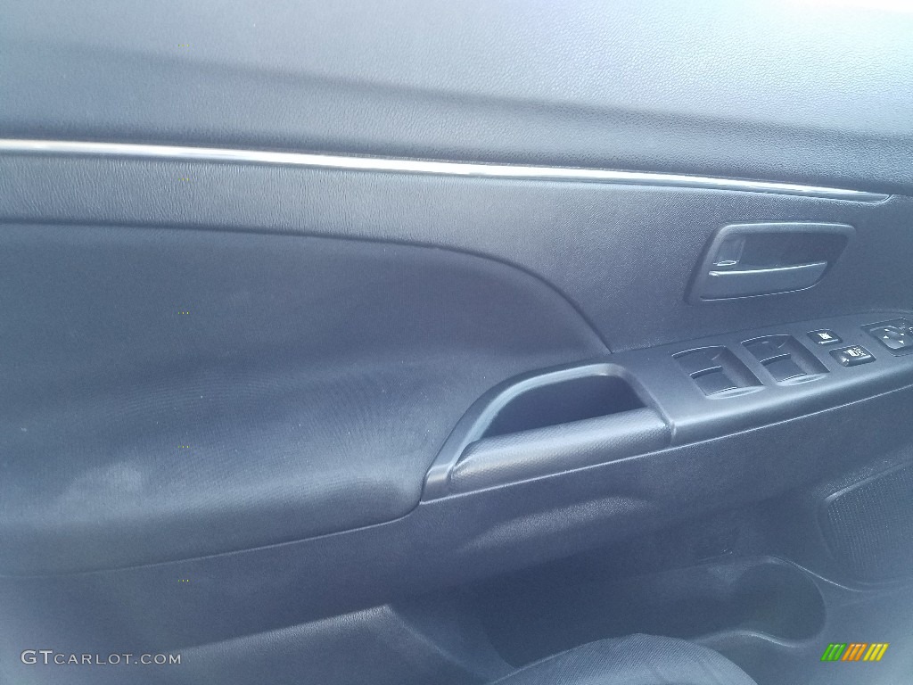 2015 Outlander Sport ES - Octane Blue / Black photo #17