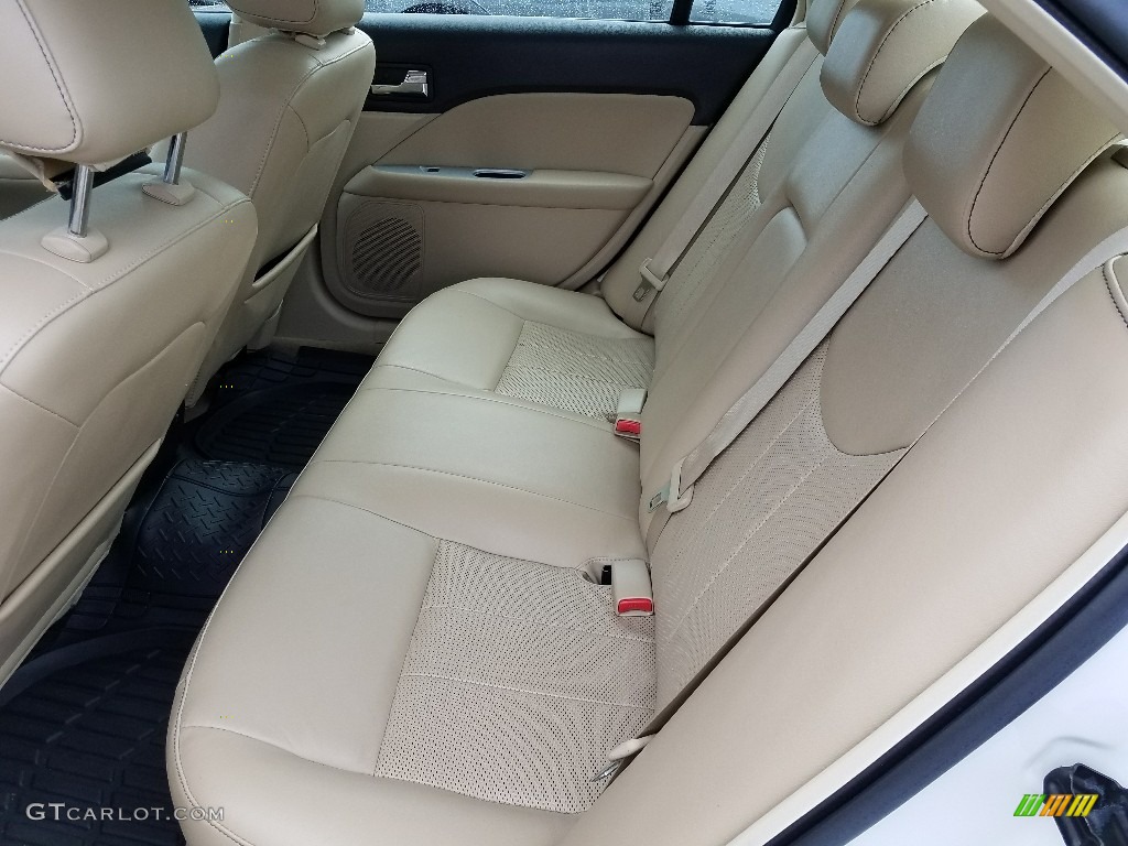 2010 Milan V6 Premier AWD - White Suede / Camel photo #3