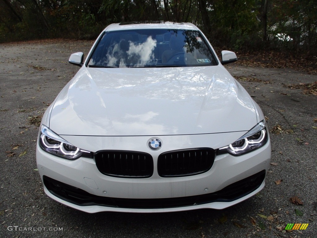 2018 3 Series 330i xDrive Sedan - Alpine White / Venetian Beige photo #7