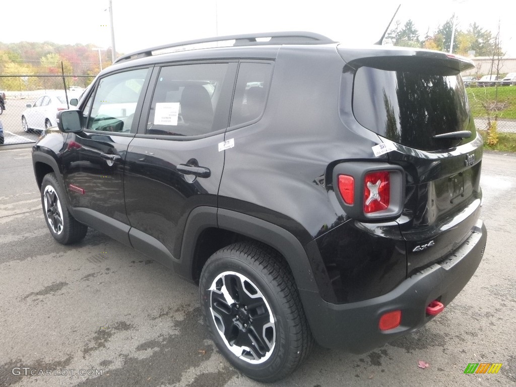 2017 Renegade Trailhawk 4x4 - Black / Black photo #3