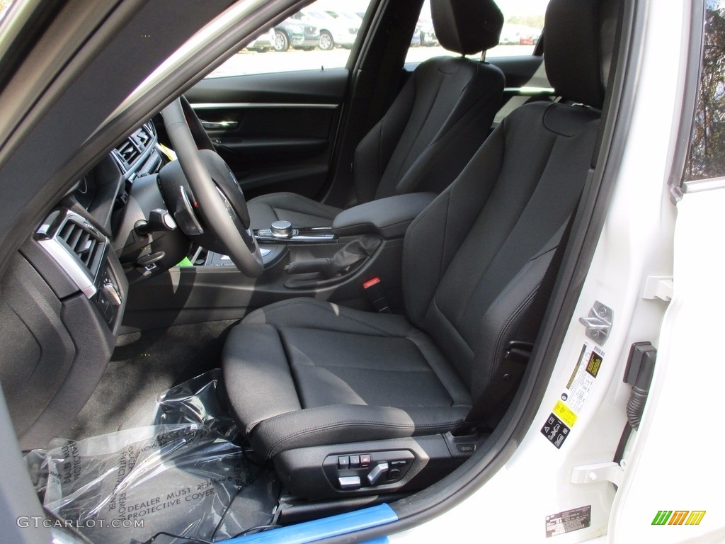 2018 3 Series 330i xDrive Sedan - Alpine White / Black photo #11