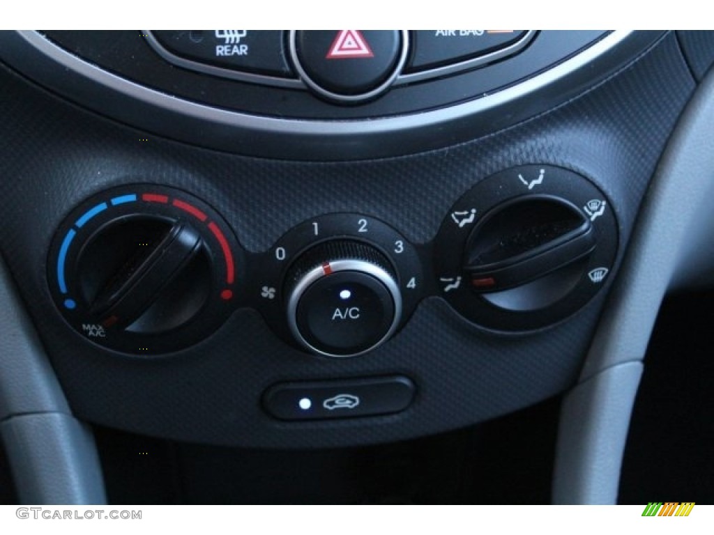 2016 Accent SE Sedan - Pacific Blue / Gray photo #18